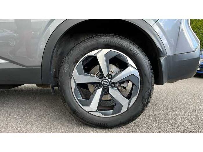 Nissan Qashqai 1.3 DiG-T MH 158 N-Connecta 5dr Xtronic 