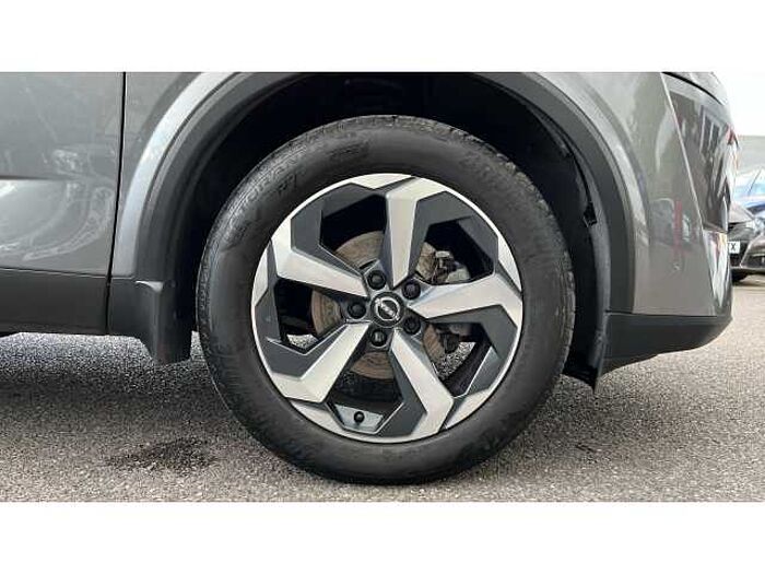 Nissan Qashqai 1.3 DiG-T MH 158 N-Connecta 5dr Xtronic 