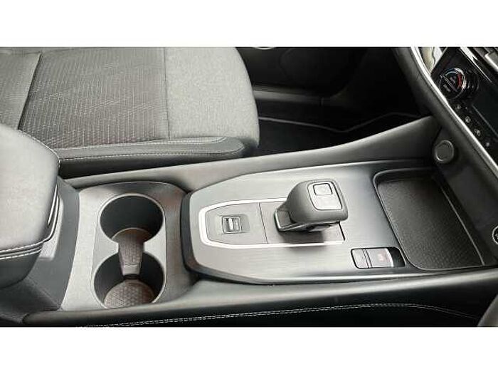 Nissan Qashqai 1.3 DiG-T MH 158 N-Connecta 5dr Xtronic 