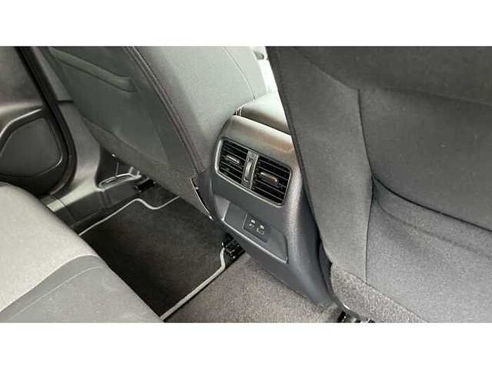 Nissan Qashqai 1.3 DiG-T MH 158 N-Connecta 5dr Xtronic 