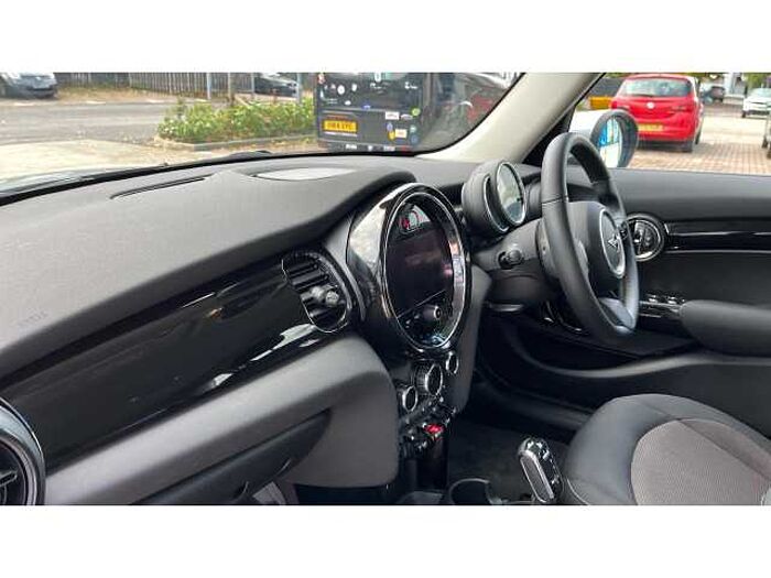 MINI Mini 1.5 Cooper Classic 5dr Auto 