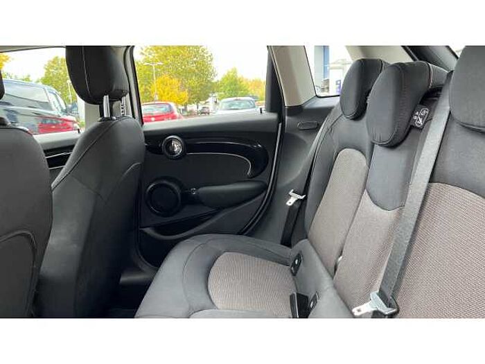 MINI Mini 1.5 Cooper Classic 5dr Auto 