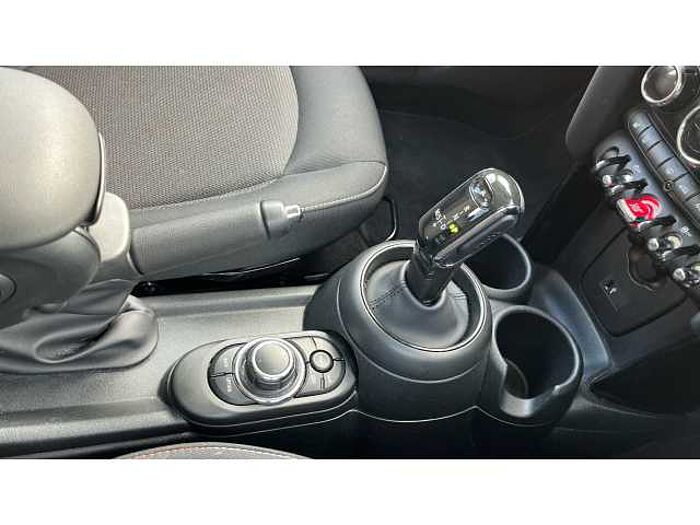 MINI Mini HATCHBACK 1.5 Cooper Classic 5dr Auto 