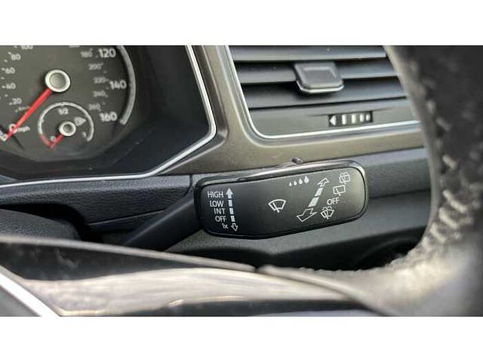 Volkswagen T-Roc T-ROC 1.0 TSI SE 5dr 