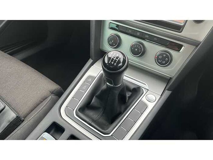 Volkswagen Passat PASSAT 2.0 TDI SE Business 4dr 