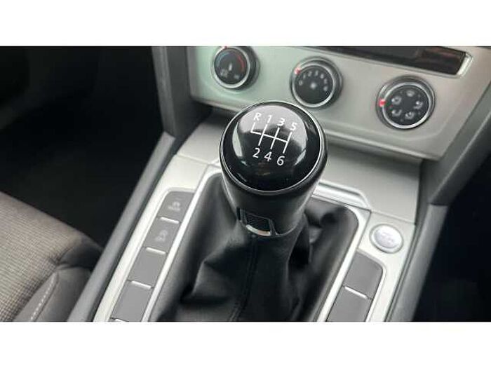 Volkswagen Passat PASSAT 2.0 TDI SE Business 4dr 