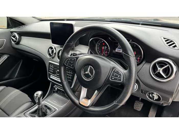 Mercedes-Benz GLA 180 GLA 180 Urban Edition 5dr 
