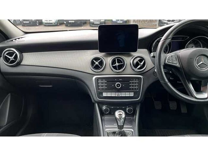 Mercedes-Benz GLA 180 GLA 180 Urban Edition 5dr 