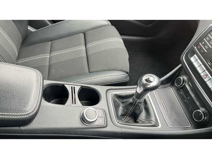 Mercedes-Benz GLA 180 GLA 180 Urban Edition 5dr 