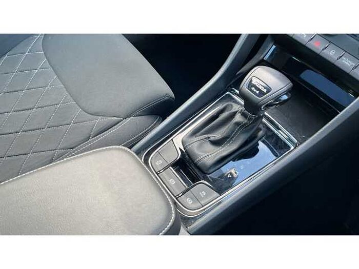 SKODA Karoq KAROQ 2.0 TSI Sportline 4x4 5dr DSG 