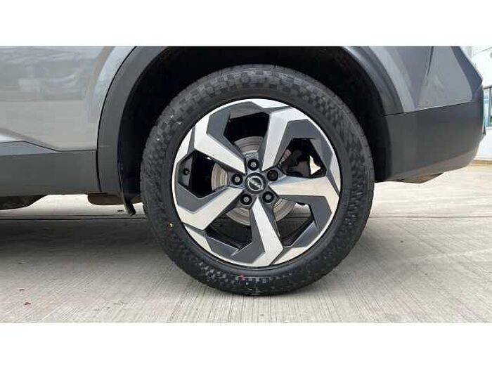 Nissan Qashqai QASHQAI 1.3 DiG-T MH N-Connecta 5dr 