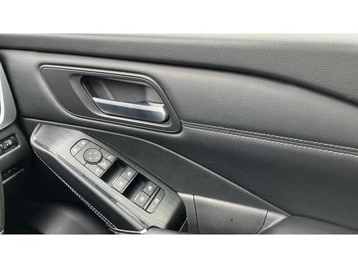 Nissan Qashqai QASHQAI 1.3 DiG-T MH N-Connecta 5dr 