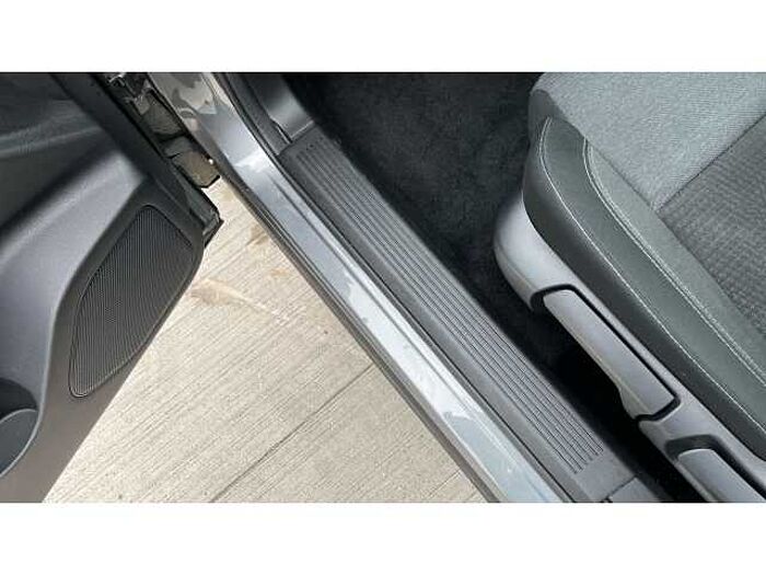 Nissan Qashqai QASHQAI 1.3 DiG-T MH N-Connecta 5dr 