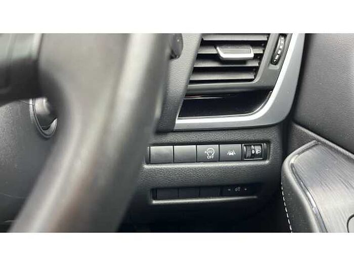 Nissan Qashqai QASHQAI 1.3 DiG-T MH N-Connecta 5dr 