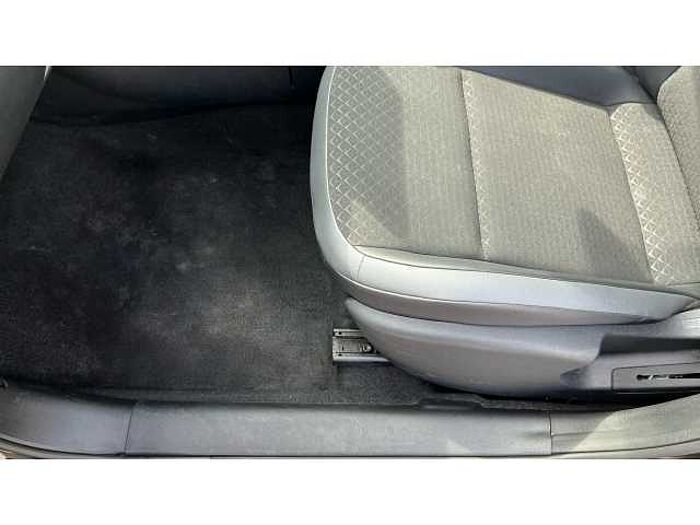 Nissan Juke JUKE 1.0 DiG-T 114 N-Connecta 5dr 