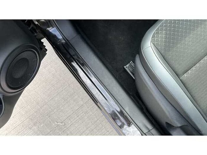 Nissan Juke JUKE 1.0 DiG-T 114 N-Connecta 5dr 