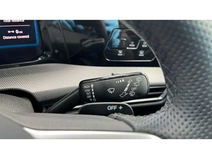 Volkswagen Golf GOLF 1.5 eTSI 150 R-Line 5dr DSG 