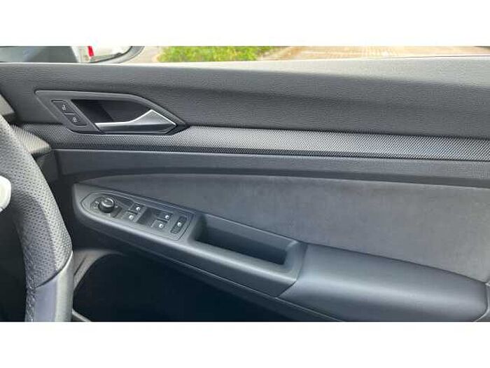 Volkswagen Golf GOLF 1.5 eTSI 150 R-Line 5dr DSG 