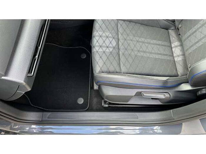 Volkswagen Golf GOLF 1.5 eTSI 150 R-Line 5dr DSG 