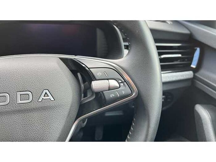 SKODA Kamiq KAMIQ 1.0 TSI 95 SE Edition 5dr 