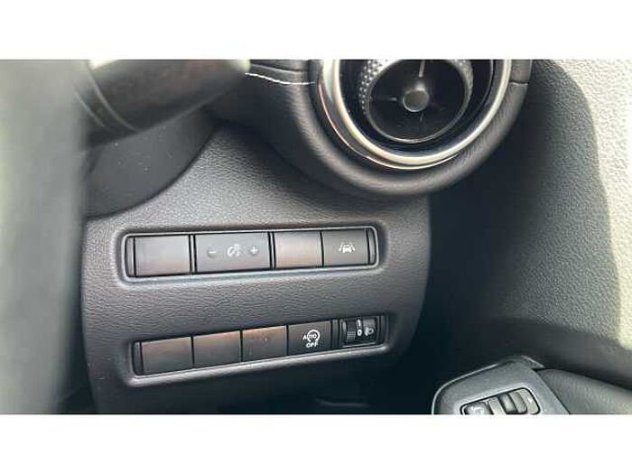 Nissan Juke JUKE 1.0 DiG-T 114 N-Connecta 5dr DCT 
