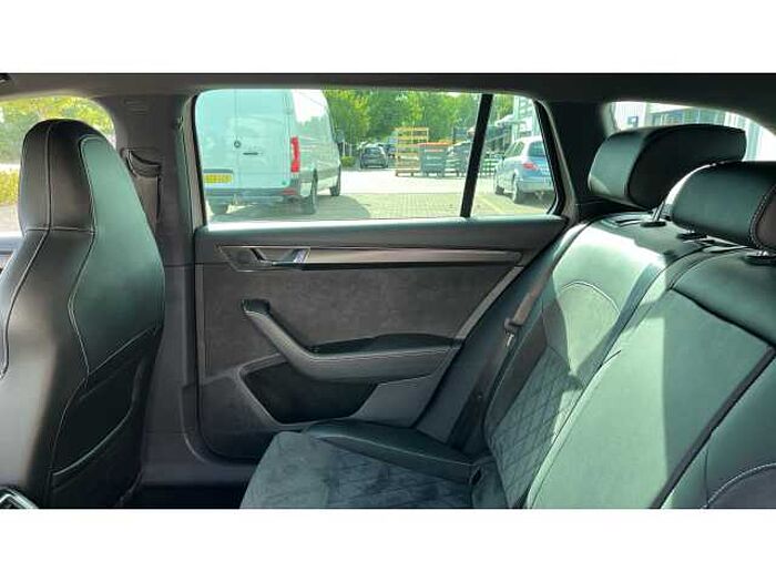 SKODA Superb SUPERB 2.0 TSI 190 Sport Line Plus 5dr DSG 