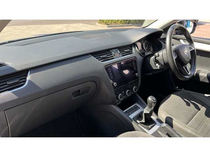 SKODA Octavia OCTAVIA 1.5 TSI SE Technology 5dr 