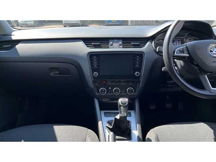 SKODA Octavia OCTAVIA 1.5 TSI SE Technology 5dr 