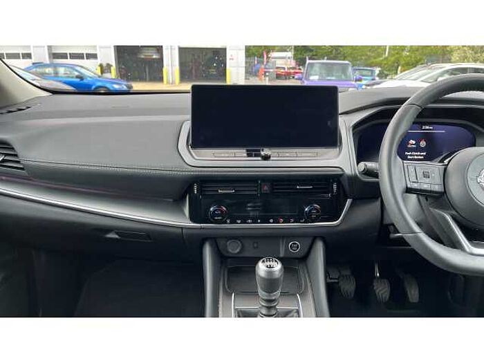 Nissan Qashqai QASHQAI 1.3 DiG-T MH N-Connecta 5dr 