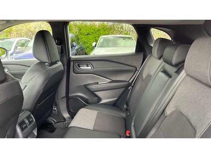 Nissan Qashqai QASHQAI 1.3 DiG-T MH N-Connecta 5dr 