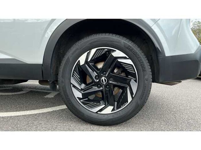 Nissan Qashqai QASHQAI 1.3 DiG-T MH N-Connecta 5dr 