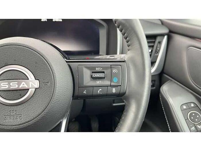 Nissan Qashqai QASHQAI 1.3 DiG-T MH N-Connecta 5dr 