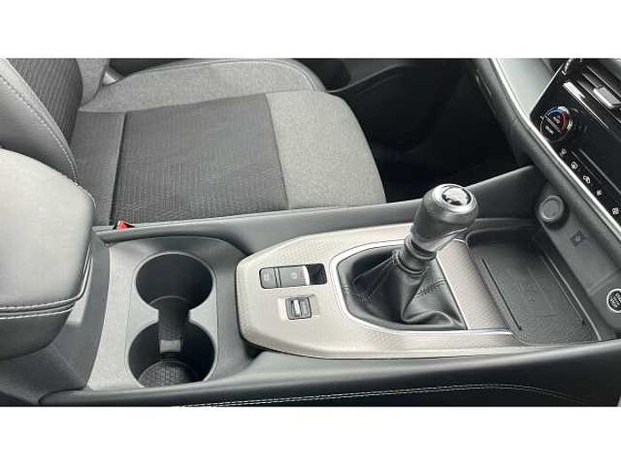 Nissan Qashqai QASHQAI 1.3 DiG-T MH N-Connecta 5dr 