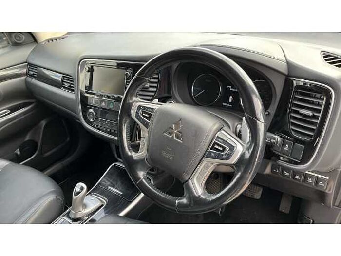 Mitsubishi Outlander OUTLANDER 2.0 PHEV GX4hs 5dr Auto 