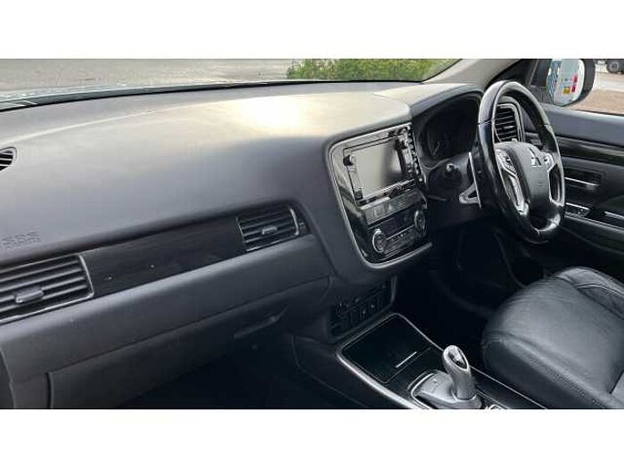 Mitsubishi Outlander OUTLANDER 2.0 PHEV GX4hs 5dr Auto 