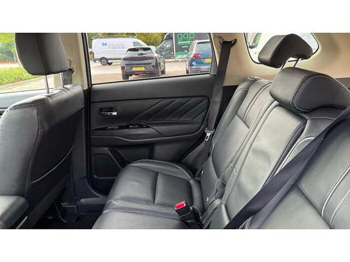 Mitsubishi Outlander OUTLANDER 2.0 PHEV GX4hs 5dr Auto 